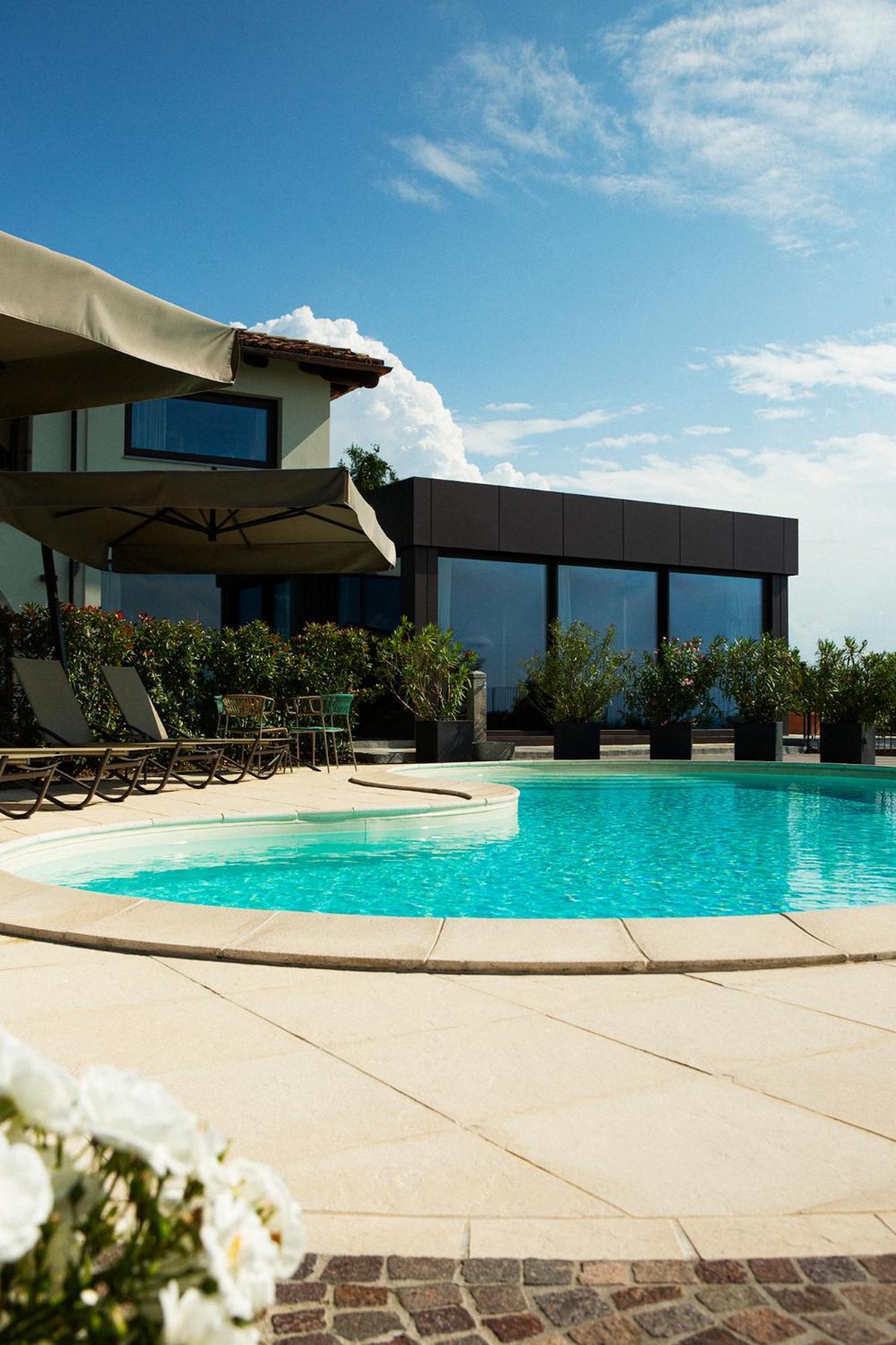 Agriturismo Brandini La Morra Esterno foto
